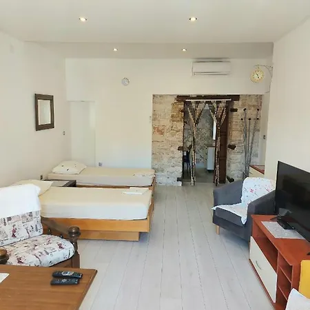 Irma Forum Apartments * Pula