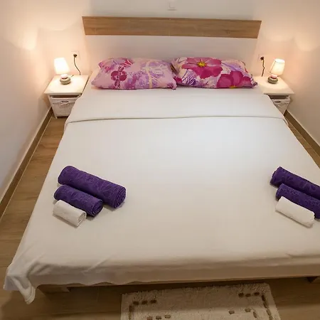 Апартаменти Irma Пула