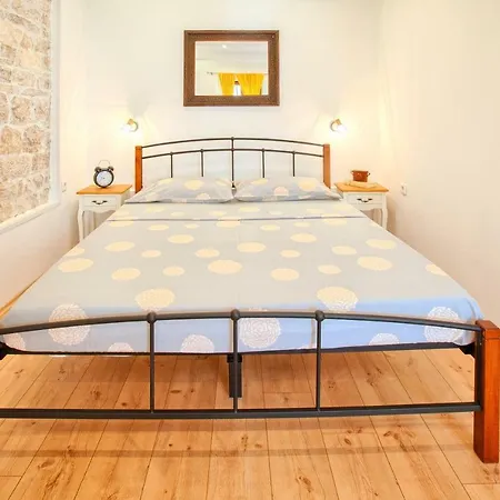 Irma Apartamento Pula